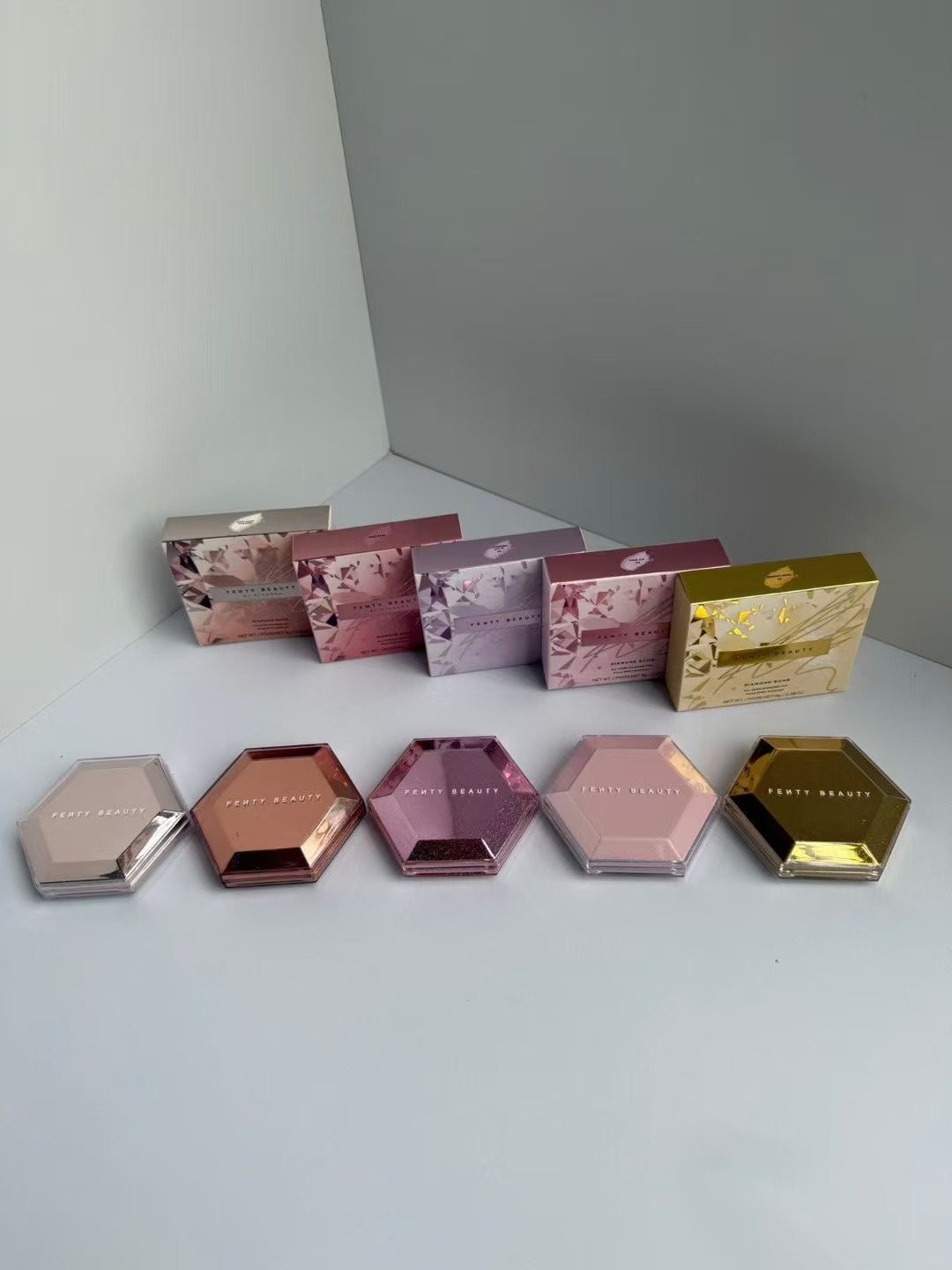 Fenty Beauty Diamond Bomb All-Over Diamond Veil Highlighter