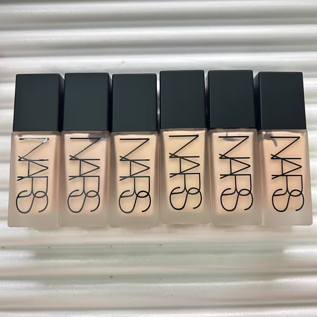 NARS All Day Luminous Weightless Foundation