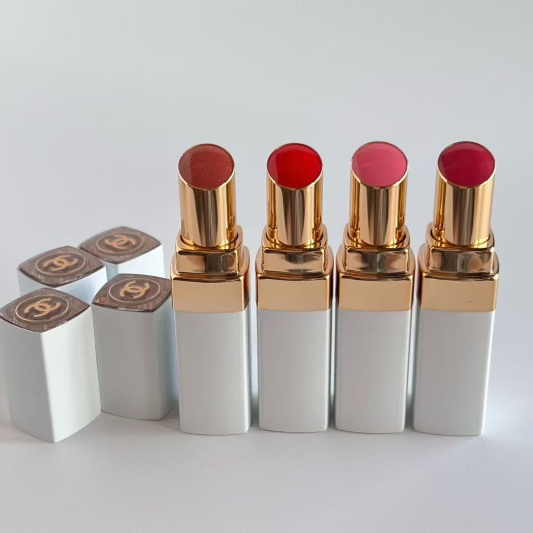 Chanel Rouge Coco Baume Hydrating Tinted Lip Balm